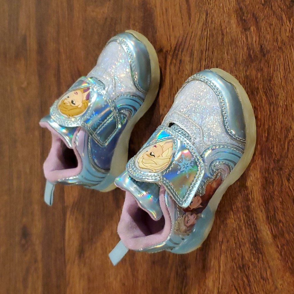 Frozen Light Up Sneakers 7c